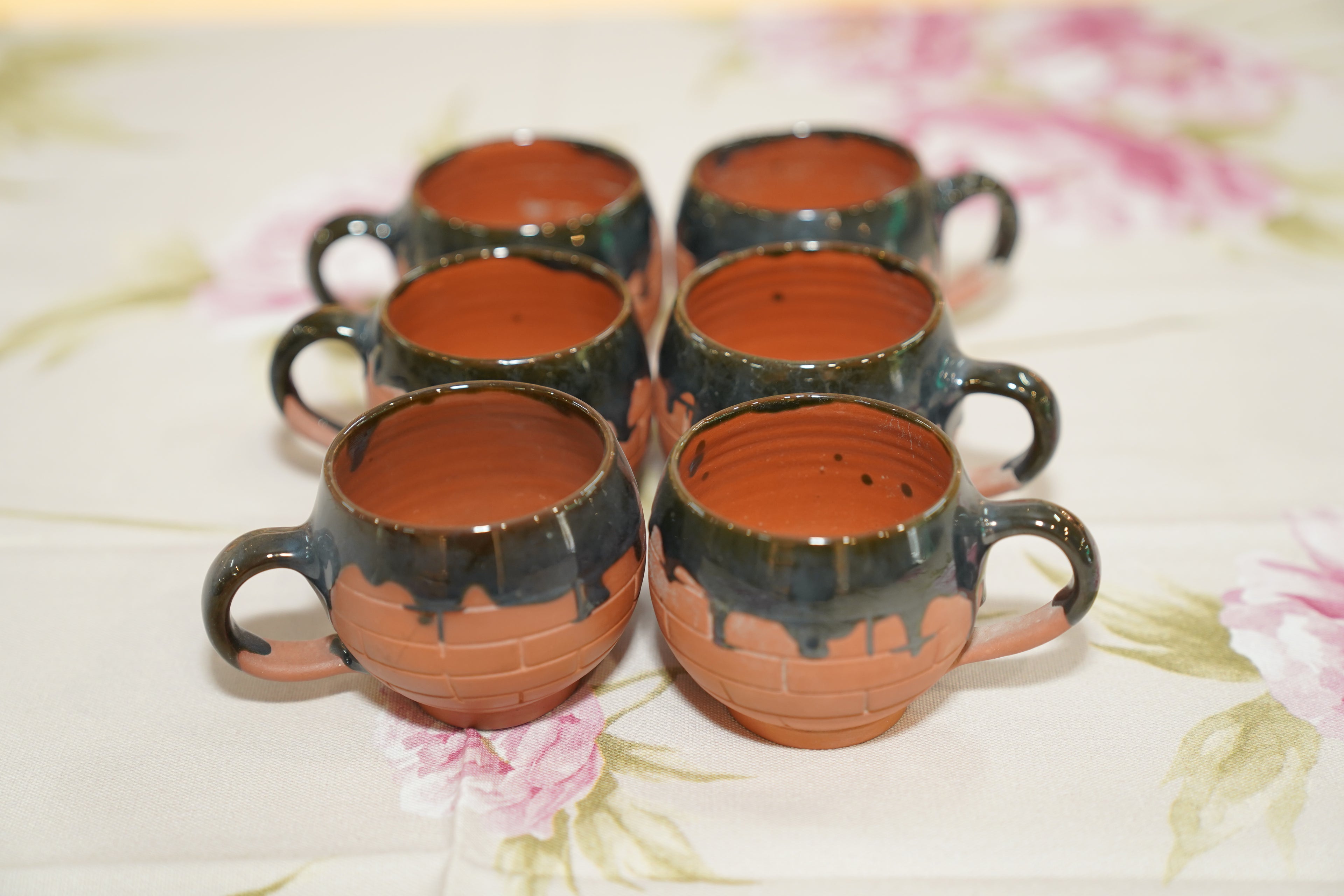 Midnight-Drip Terracotta round cups
