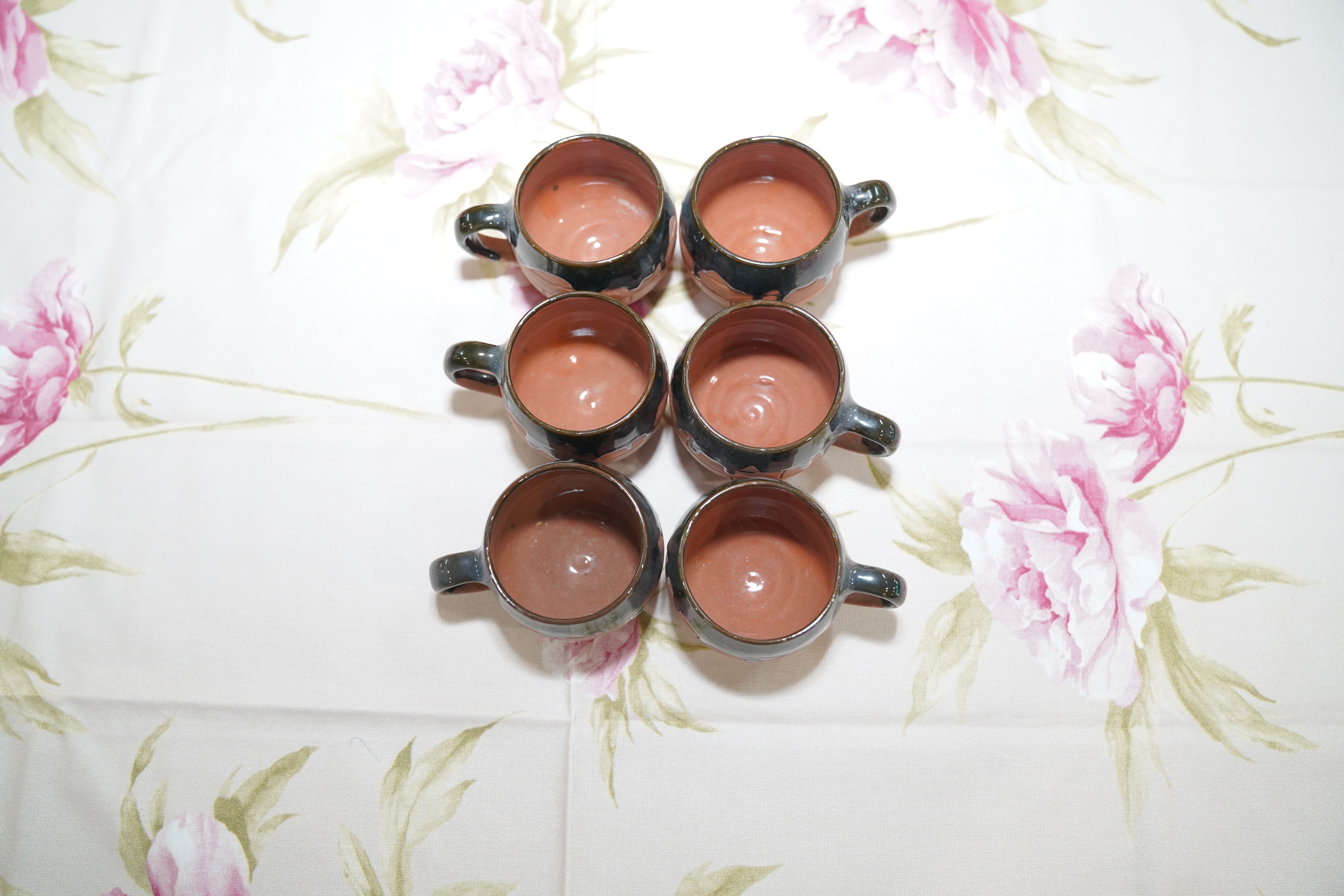 Midnight-Drip Terracotta round cups