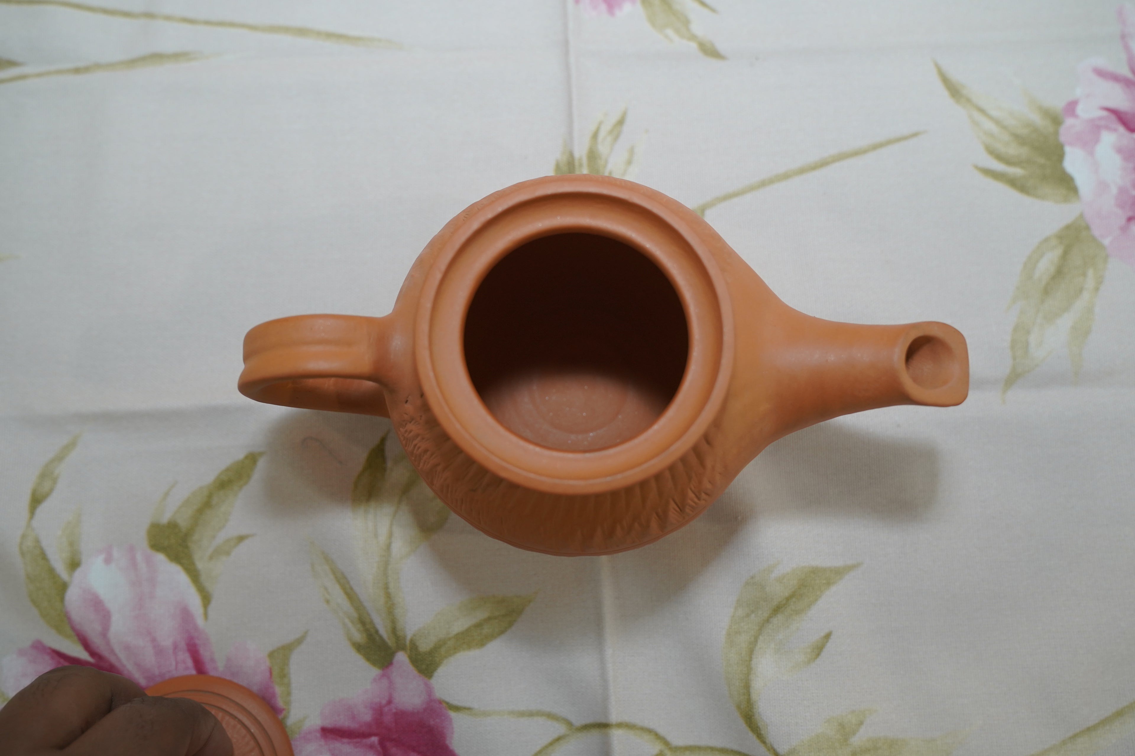 Terracotta kettle beige plain
